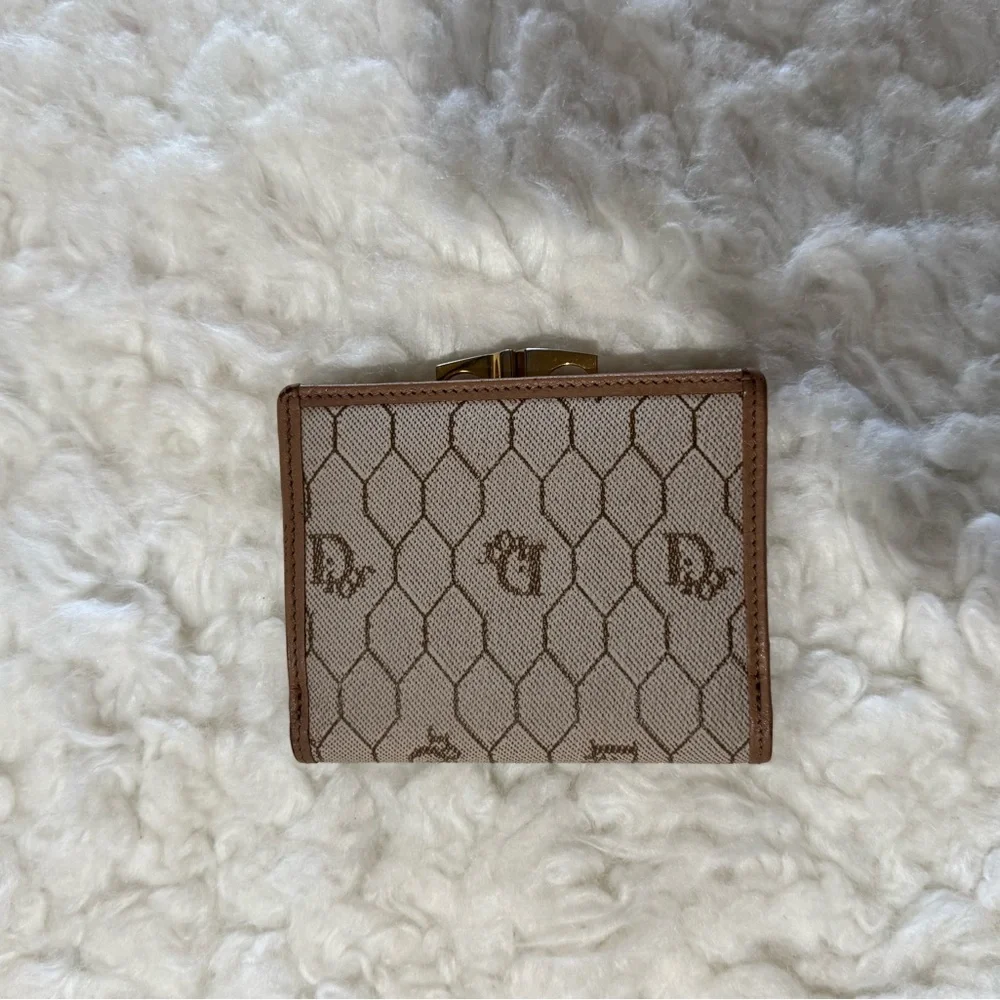 Vintage Christian Dior Wallet 🤎